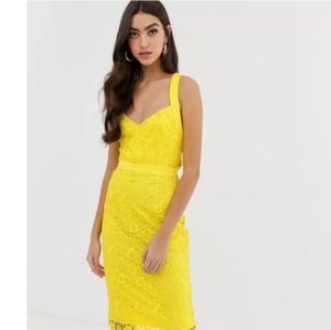 Asos dress Special occasion bright yellow  paper dolls dress size 8. Asos